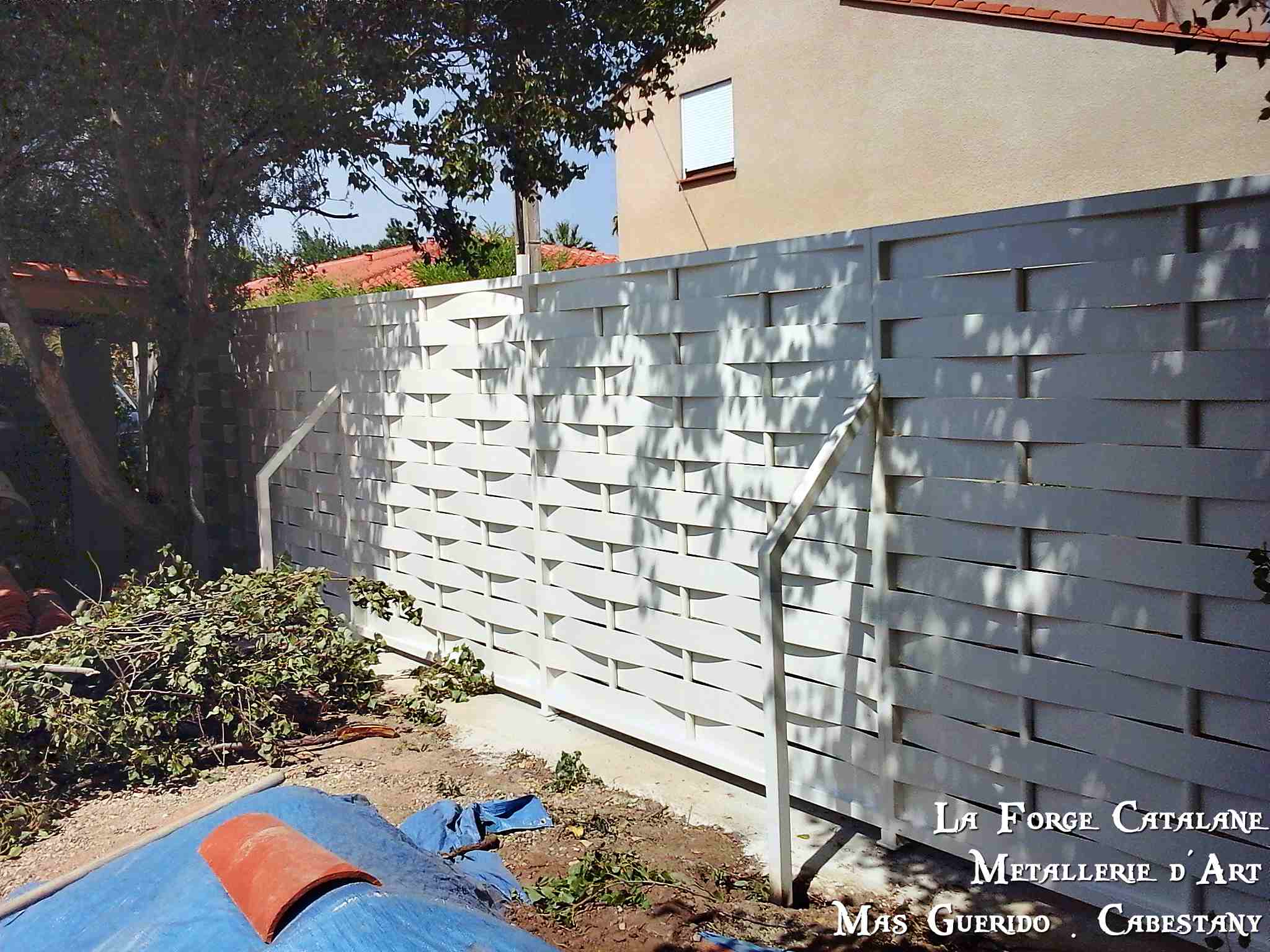 cloture lames tole vannerie tube renfort finition thermolaquage forge catalane 5.jpg